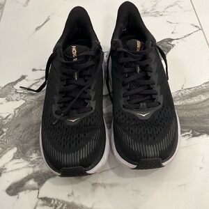 Women’s Hoka Clifton 7